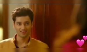 खुप मज्या येते ती भेटणार नाही हे माहित असून तिच्यावरच प्रेम करायला..!!😍💕