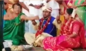 लॉकडाऊनच पण असच झालय..काहीच कळेना काय चाललयं 😂😂