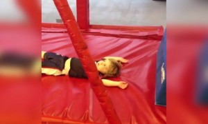 आई मी खाली पडलो...