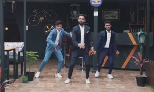 एक कमाल नृत्य पहा..