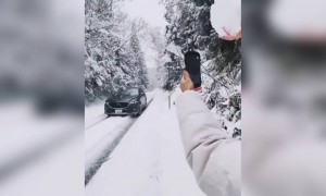 पंचर आहे का चेक करायला...😅😂