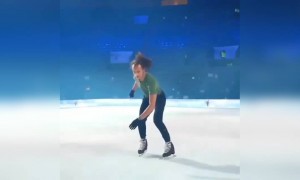 आइस स्केटिंग...