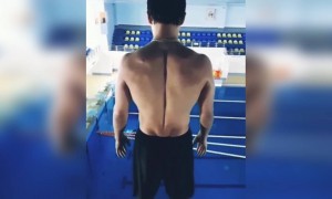 स्विमिंंग पूल...