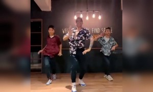 अप्रतिम डान्स...