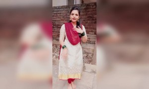 चला या गाण्यावर दोन स्टेप्स करूया...