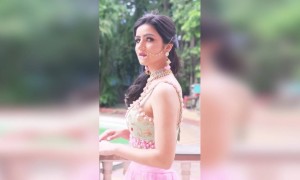 सुंदर महिला...