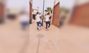 परदेशी पोरांचा डान्स...