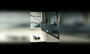 काय स्टंट आहे हा ...!