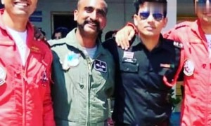 देशाची मान उंचावणाऱ्या विंग कमांडर अभिनंदन यांना वाढदिवसाच्या लाख-लाख शुभेच्छा!