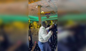 भन्नाट डान्स ओलेलेललेले... 😂